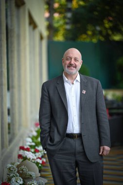 NEW DELHI, INDIA - 26 Mart 2025 'te Taj Mansingh Hotel' de Hindistan Times 'a verdiği özel röportajda Londra Ekonomi Fakültesi Başkan Yardımcısı Larry Kramer 