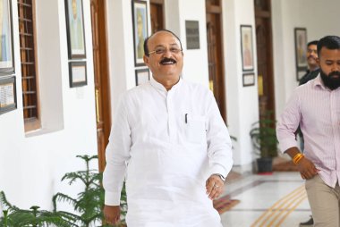 NEW DELHI, INDIA - 26 Mart 2025 'te Delhi, Hindistan' da Delhi Bütçe oturumu sırasında Delhi Kabine Bakanı Ashish Sood. BJP liderliğindeki Delhi hükümeti ilk Bütçesini Salı günü masaya koydu 