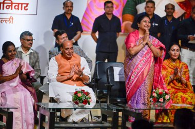 NEW DELHI, INDIA - 29 Mart: Vanathi Srinivasan, Bharatiya Janata Partisi Ulusal Başkanı, Rajnath Singh Savunma Bakanı, Rekha Gupta Genel Sekreteri, Diya Kumari, Başbakan Yardımcısı, Rajasthan 