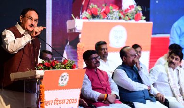NEW DELHI, INDIA - 29 Mart 2025: BJP Ulusal Başkanı J.P. Nadda ile birlikte Delhi BJP Başkanı Virendra Sachdeva, Yol Bakanlığı, Ulaştırma ve Otoyollar ve Kurumsal İşler Bakanlığı Harsh Malhotra, Milletvekili Manoj Tiwari ve diğer BJP Liderleri 