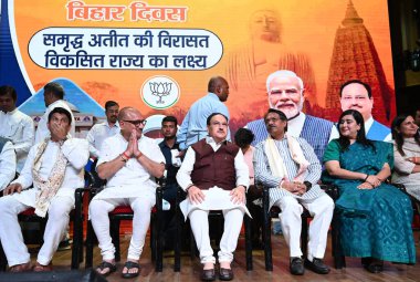 NEW DELHI, INDIA - 29 Mart 2025: BJP Ulusal Başkanı J.P. Nadda ile birlikte Delhi BJP Başkanı Virendra Sachdeva, Yol Bakanlığı, Ulaştırma ve Otoyollar ve Kurumsal İşler Bakanlığı Harsh Malhotra, Milletvekili Manoj Tiwari ve diğer BJP Liderleri 