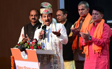 NEW DELHI, INDIA - 29 Mart 2025: BJP Ulusal Başkanı J.P. Nadda ile birlikte Delhi BJP Başkanı Virendra Sachdeva, Yol Bakanlığı, Ulaştırma ve Otoyollar ve Kurumsal İşler Bakanlığı Harsh Malhotra, Milletvekili Manoj Tiwari ve diğer BJP Liderleri 