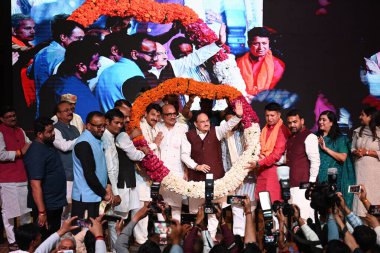 NEW DELHI, INDIA - 29 Mart 2025: BJP Ulusal Başkanı J.P. Nadda ile birlikte Delhi BJP Başkanı Virendra Sachdeva, Yol Bakanlığı, Ulaştırma ve Otoyollar ve Kurumsal İşler Bakanlığı Harsh Malhotra, Milletvekili Manoj Tiwari ve diğer BJP Liderleri 