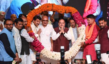 NEW DELHI, INDIA - 29 Mart 2025: BJP Ulusal Başkanı J.P. Nadda ile birlikte Delhi BJP Başkanı Virendra Sachdeva, Yol Bakanlığı, Ulaştırma ve Otoyollar ve Kurumsal İşler Bakanlığı Harsh Malhotra, Milletvekili Manoj Tiwari ve diğer BJP Liderleri 