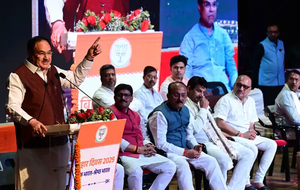 NEW DELHI, INDIA - 29 Mart 2025: BJP Ulusal Başkanı J.P. Nadda ile birlikte Delhi BJP Başkanı Virendra Sachdeva, Yol Bakanlığı, Ulaştırma ve Otoyollar ve Kurumsal İşler Bakanlığı Harsh Malhotra, Milletvekili Manoj Tiwari ve diğer BJP Liderleri 