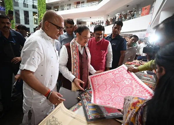 NEW DELHI, INDIA - 29 Mart 2025: BJP Ulusal Başkanı J.P. Nadda ile birlikte Delhi BJP Başkanı Virendra Sachdeva, Yol Bakanlığı, Ulaştırma ve Otoyollar ve Kurumsal İşler Bakanlığı Harsh Malhotra, Milletvekili Manoj Tiwari ve diğer BJP Liderleri 