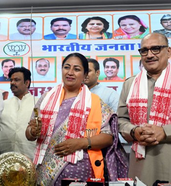 NEW DELHI, INDIA - 30 Mart 2025 tarihinde Hindistan 'ın Yeni Delhi kentinde düzenlenen Rajasthan Diwas kutlamaları sırasında Delhi Genel Sekreteri Rekha Gupta. 