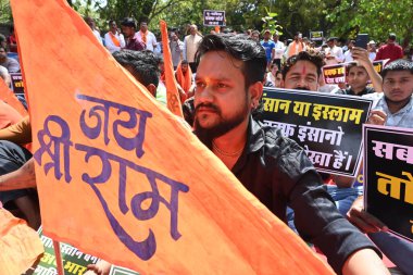 NEW DELHI, INDIA - 30 Mart 2025: Hindu Raksha Dal, Save India Foundation, Nüfus Çözümü Vakfı ve Sanatan Dharma 'nın Maha Panchayat' daki diğer örgütleri ve destekçileri Jantar Mantar 'daki Waqf Kurulu' nun lağvedilmesi için örgütlendiler. 