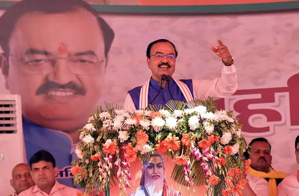  GHAZIABAD, INDIA - Uttar Pradesh Başkan Yardımcısı Keshav Prasad Maurya, Maharishi Kashyap Jayanti vesilesiyle 5 Nisan 2025 'de Hindistan' ın Gaziabad kentinde düzenlenen programda halka sesleniyor.. 