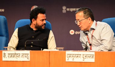 NEW DELHI INDIA 4 APRIL 4 2025 Birlik Sivil Havacılık Bakanı Ram Mohan Naidu ve Birlik Bilim ve Teknoloji Bakanı IC Jitendra Singh, CSIR 'in yerel olarak tasarlanıp deve edildiği duyuruldu.