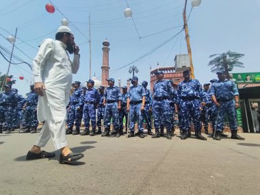 YENİ DELHI INDIA 4 Nisan 2025 Rapid Action Force RAF güvenlik personeli Cuma Namaz için Jama Mescid 'de konuşlandırıldı Parlamento' nun WAQF Yönetim Kurulu Yasa Tasarısı 2025 'i 4 Nisan 2025' te Yeni Delhi Hindistan 'da Vipin Kumar Fotoğrafı