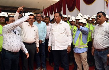 MUMBAI INDIA NİSAN 3 Nisan 2025 Maharashtra Enformasyon Teknoloji ve Kültür Bakanı Ashish Shelar Mumbai Chitra Katha projesinin temel atma töreni sırasında 3 Nisan 2025 tarihinde Hindistan 'da Mumbai' da Hindistan 'da 