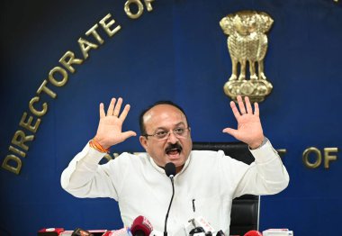 7 Nisan 2025 Delhi Eğitim Bakanı Ashish Sood, Delhi Sekreterliği 'nde 7 Nisan 2025 tarihinde Delhi' de düzenlediği basın toplantısında Delhi 'deki özel okullarda Hindistan harç zamları siyasi bir fırtınaya yol açtı.