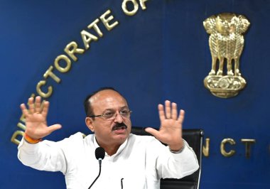 7 Nisan 2025 Delhi Eğitim Bakanı Ashish Sood, Delhi Sekreterliği 'nde 7 Nisan 2025 tarihinde Delhi' de düzenlediği basın toplantısında Delhi 'deki özel okullarda Hindistan harç zamları siyasi bir fırtınaya yol açtı.