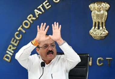 7 Nisan 2025 Delhi Eğitim Bakanı Ashish Sood, Delhi Sekreterliği 'nde 7 Nisan 2025 tarihinde Delhi' de düzenlediği basın toplantısında Delhi 'deki özel okullarda Hindistan harç zamları siyasi bir fırtınaya yol açtı.