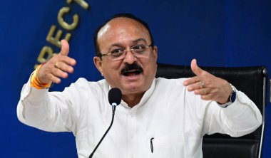 7 Nisan 2025 'te Delhi Eğitim Bakanı Ashish Sood, Delhi Sekreterliği' nde 7 Nisan 2025 'te düzenlenen basın toplantısında Delhi' deki özel okullara yapılan Yeni Delhi Hindistan Ücret zamları ile ilgili siyasi bir tartışma başlattı.