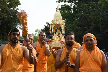 NAVI MUMBAI, INDIA - 10 Nisan 2025: Jain topluluğu 10 Nisan 2025 tarihinde Navi Mumbai, Hindistan 'da MahavirJayanti' yi kutlar. (Fotoğraf: Bachchan Kumar / Hindustan Times) 
