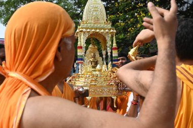 NAVI MUMBAI, INDIA - 10 Nisan 2025: Jain topluluğu 10 Nisan 2025 tarihinde Navi Mumbai, Hindistan 'da MahavirJayanti' yi kutlar. (Fotoğraf: Bachchan Kumar / Hindustan Times) 