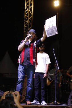 NEW DELHI, INDIA - 28 Mart 2025: Bollywood şarkıcısı Mohit Chauhan, Hindistan 'ın Yeni Delhi kentinde 28 Mart 2025 tarihinde Indira Gandhi Delhi Teknik Üniversitesi' nin yıllık kültür festivalinde sahne aldı..