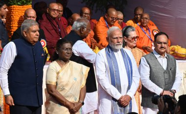 YENİ DELHI INDIA 14 NİSAN 2025 Hindistan Başkanı Droupadi Murmu Hindistan Başkan Yardımcısı Jagdish Dhankar Başbakan Yardımcısı Narendra Modi Sağlık Bakanı JP Nadda Kongre Başkanı Sonia Gandhi Ba 'nın doğum yıldönümü kutlamaları sırasında