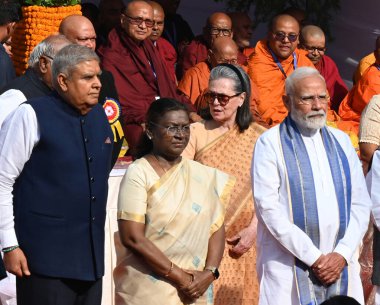 YENİ DELHI INDIA 14 NİSAN 2025 Hindistan Başkanı Droupadi Murmu Hindistan Başkan Yardımcısı Jagdish Dhankar Başbakan Yardımcısı Narendra Modi Sağlık Bakanı JP Nadda Kongre Başkanı Sonia Gandhi Ba 'nın doğum yıldönümü kutlamaları sırasında