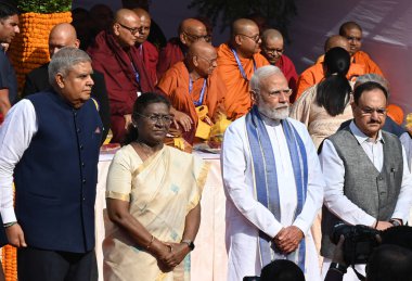 NEW DELHI INDIA 14 Nisan 2025 Hindistan Başkanı Droupadi Murmu Hindistan Başkan Yardımcısı Jagdish Dhankar Başbakan Yardımcısı Narendra Modi Sağlık Bakanı JP Nadda Prerna 'da Babasaheb BR Ambedkar' ın doğumgünü kutlamaları sırasında