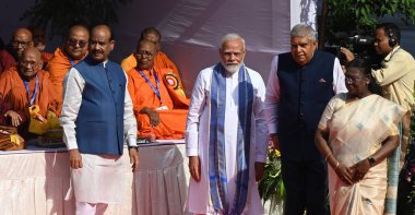 NEW DELHI INDIA 14 Nisan 2025 Hindistan Başkanı Droupadi Murmu Jagdish Dhankar Başbakan Yardımcısı Narendra Modi Lok Sabha Sözcüsü Om Birla, Babasaheb 'in doğum yıldönümü münasebetiyle Prerna Sth' de düzenlenen törende