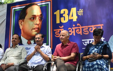 NEW DELHI INDIA APRIL 14 Nisan 2025 AAP Ulusal Toplayıcı Arvind Kejriwal AAP lideri Manish Sisodia Satyendar Jain LOP Delhi Atishi Bharat Ratna Babasaheb Bhimrao Ambedkar 'ın doğumundan sonra