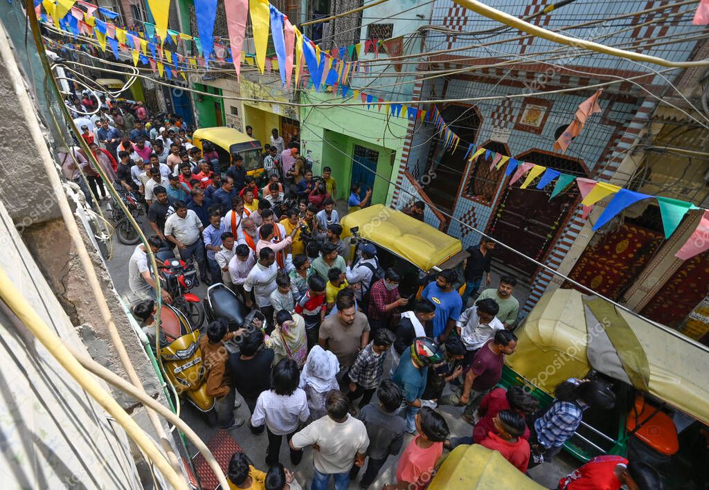 NEW DELHI INDIA APRIL 18 2025 Crowd gathered outside the house of 17 year old boy who was stabbed to death in Seelampur area on April 18 2025 in New Delhi India A 17 year old boy was brutally stabbed to death in J Block of New Seelampur in North East