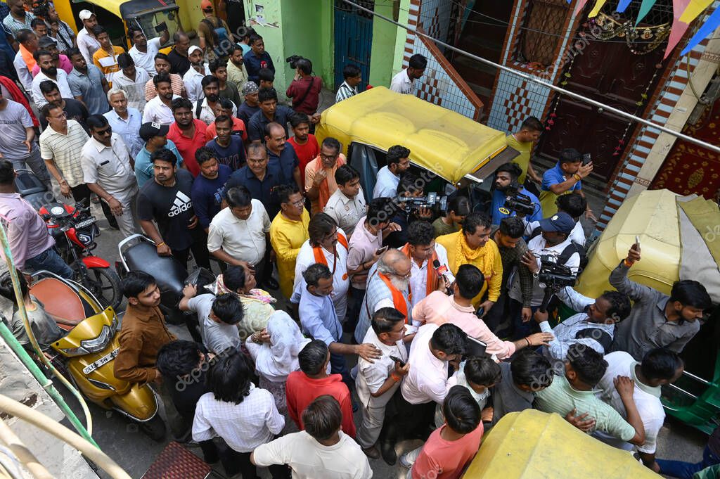 NEW DELHI INDIA APRIL 18 2025 Crowd gathered outside the house of 17 year old boy who was stabbed to death in Seelampur area on April 18 2025 in New Delhi India A 17 year old boy was brutally stabbed to death in J Block of New Seelampur in North East