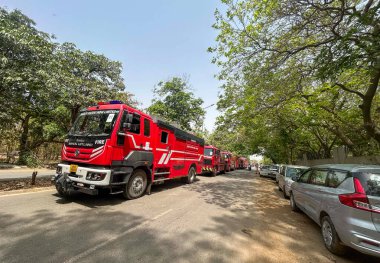 GURUGRAM INDIA 20 Nisan 2025 İtfaiyeciler, 20 Nisan 2025 'te Hindistan Gurugram Fotoğrafı: Parveen Kumar Hindustan Time