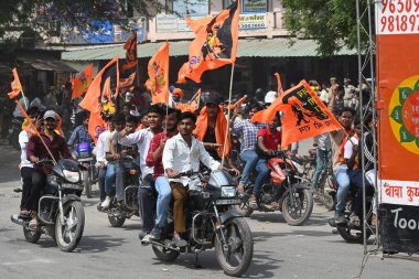 NOIDA INDIA 20 Nisan 2025 Vishwa Hindu Parishad VHP ve Bajrang Dal, 20 Nisan 2025 tarihinde Noida Hindistan 'da 63A sektöründen Hanuman Jayanti alayı düzenledi. Fotoğraf: Sunil Ghosh Hindustan Times 