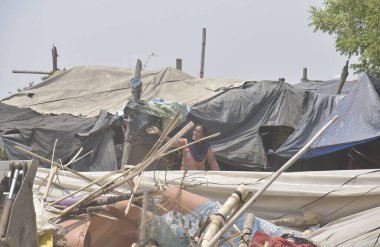 Gaziabad polis idaresi, 26 Nisan 2025 'te Hindistan' ın Gaziabad kentinde, Dasna mahkemesinin emriyle 36 büyük çaplı araziyi yasadışı işgalden kaldırdı.. 