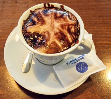 Kosova 'nın Priştine kentindeki Cafe Coffee.