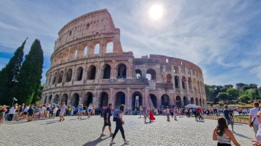 İtalya, Roma 'da Kolezyum' un Dış Görünümü.