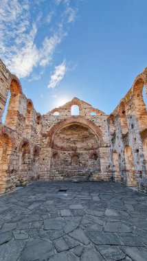 Bulgaristan 'ın Nessebar kentindeki Aziz Sophia Harabeleri Kilisesi.