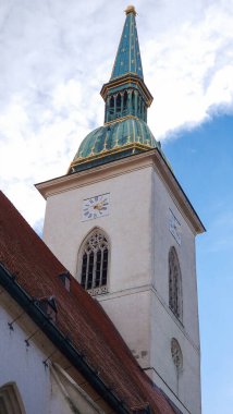 Bratislava 'daki St. Martin Katedrali, Slovakya' nın Eski Kasabası.