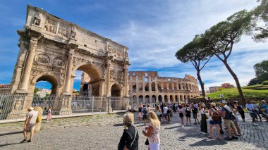 Arch Konstantin ve colosseum