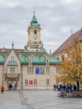 Primatlar Meydanı, Slovakya 'nın başkenti Bratislava' nın orta kesiminde yer alan bir meydan. Slovakya Ulusal Ayaklanma Meydanı ile Ana Meydan arasında yer almaktadır.