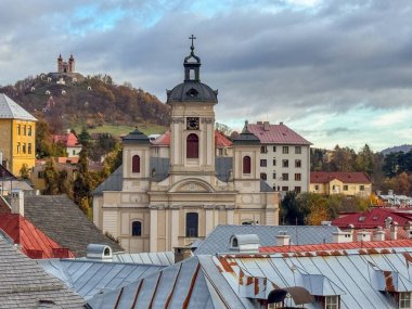 Kostol Nanebovzatia Panny Mrie (Bakire Meryem 'in Varsayımı Kilisesi) Slovakya' nın Bansk Tiavnica kentinde bulunan tarihi bir kilisedir. Ayrıca Kutsal Bakire Meryem 'in Hükmü Kilisesi olarak da bilinir..