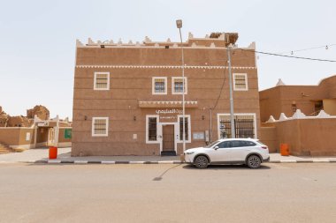 Suudi Arabistan 'ın Shaqra Miras Köyü geleneksel Necdi kiremit mimarisini, tarihi binaları ve kültürel simgeleri gösteriyor. 