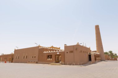 Suudi Arabistan 'ın Shaqra Miras Köyü geleneksel Necdi kiremit mimarisini, tarihi binaları ve kültürel simgeleri gösteriyor. 