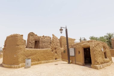 Jalajil Heritage Village is located in the town of Jalajil, Saudi Arabia and offers a glimpse into the traditional Najdi lifestyle and architecture.