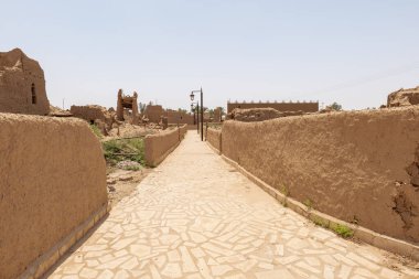 Jalajil Heritage Village is located in the town of Jalajil, Saudi Arabia and offers a glimpse into the traditional Najdi lifestyle and architecture.