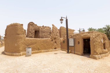 Jalajil Heritage Village Suudi Arabistan 'ın Jalajil kasabasında yer almaktadır ve geleneksel Najdi yaşam tarzı ve mimarisine kısa bir bakış sunmaktadır..