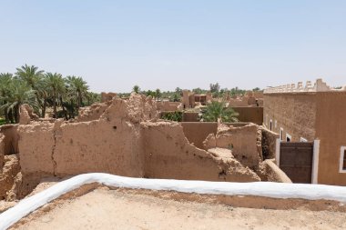 Jalajil Heritage Village is located in the town of Jalajil, Saudi Arabia and offers a glimpse into the traditional Najdi lifestyle and architecture.
