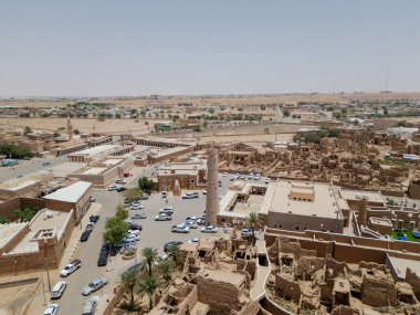 Shaqra Heritage Village sergilenen hava aracı görüntüsü Najdi 'nin çamurlu tuğlalı evleri, sarmal sokaklar ve güçlendirilmiş duvarlar, Suudi mirasının özünü yakalıyor..