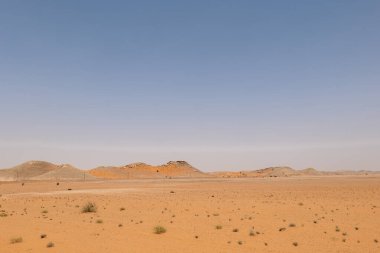 Riyad yakınlarında renkli çöl manzarası, Suudi Arabistan