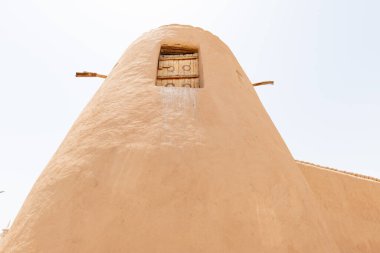 Ad Dilam Duvarı, Suudi Arabistan 'ın Riyad ilinin Ad-Dilam kentinde bulunan tarihi bir savunma kalesidir..