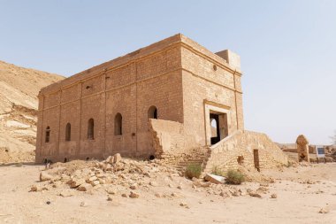 Khafs Daghra 'nın antik su kaynağı. Bölgede ayrıca terk edilmiş su toplama ve arıtma tesisi de var..
